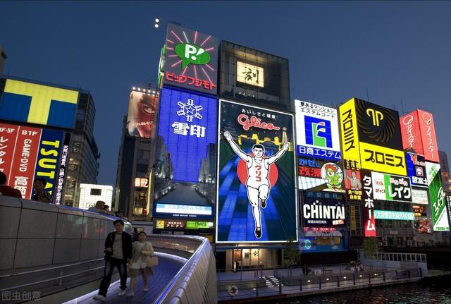 四川廣告好色先生TV版廣告牌製作安裝流程