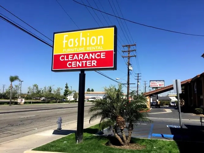 四川廣告好色先生TV版高鐵廣告一般一年多少錢?